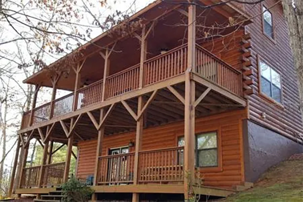 Beary Sweet Retreat Log Cabin